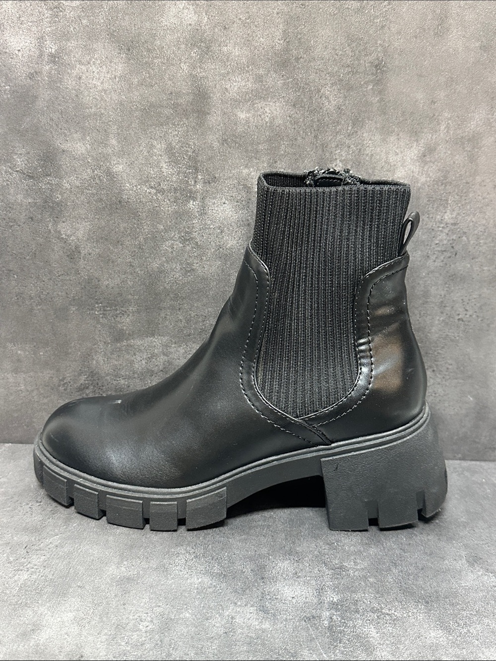 American Eagle Chunky Black Chelsea Boot with Ribbed Ankle